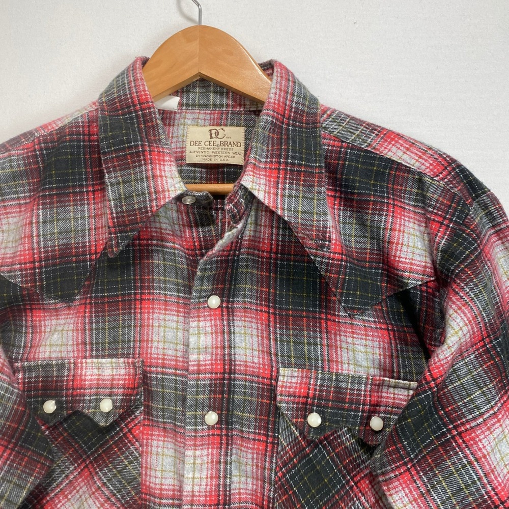 Dee Cee Plaid Western Mens sz L Long Sleeve Pearl Snap Shirt Red Black Grey